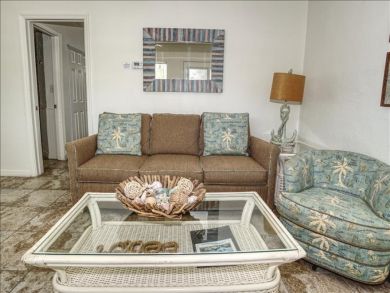 Romatic Beach Cottage on Exclusive longboat Key On Beach